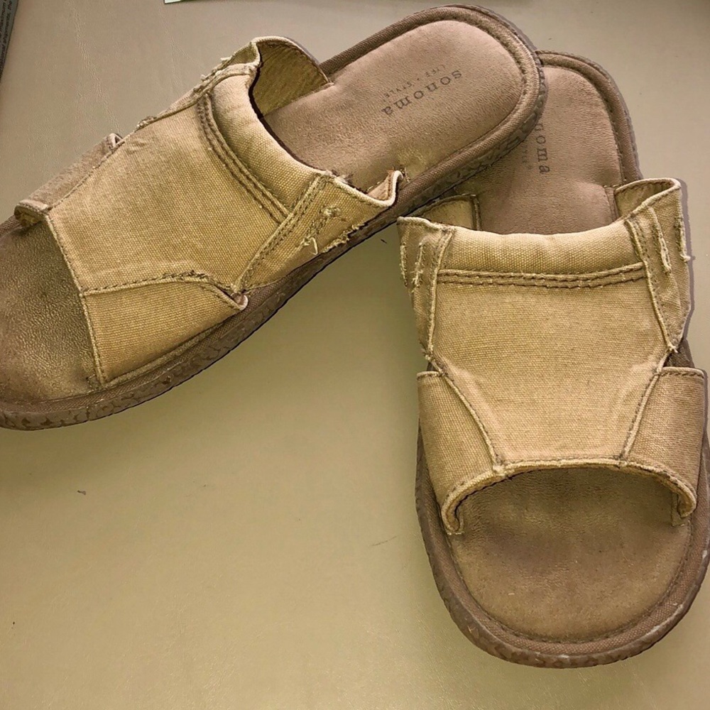 Men’s tan canvas slip on shoe